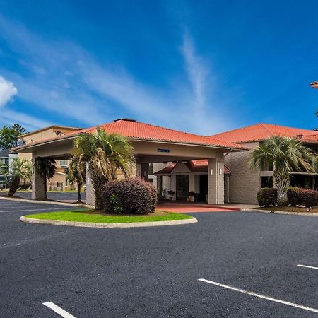 Super 8 By Wyndham Savannah Exterior foto